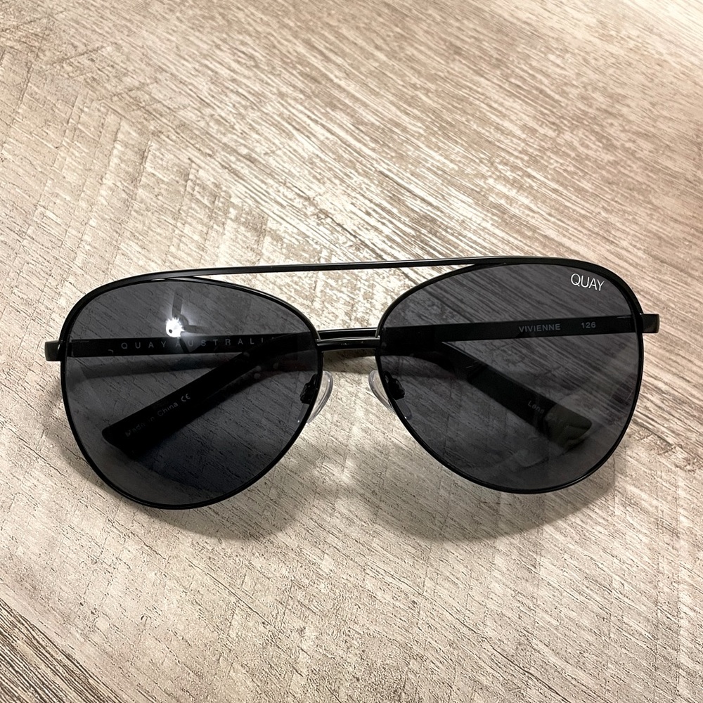 Quay black sunglasses